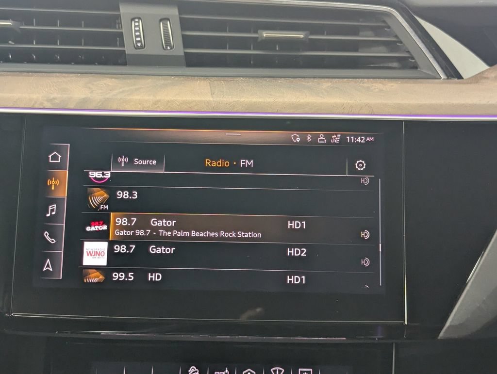 Used 2019 Audi e-tron Prestige w/ Prestige Package AWD/4WD image 20