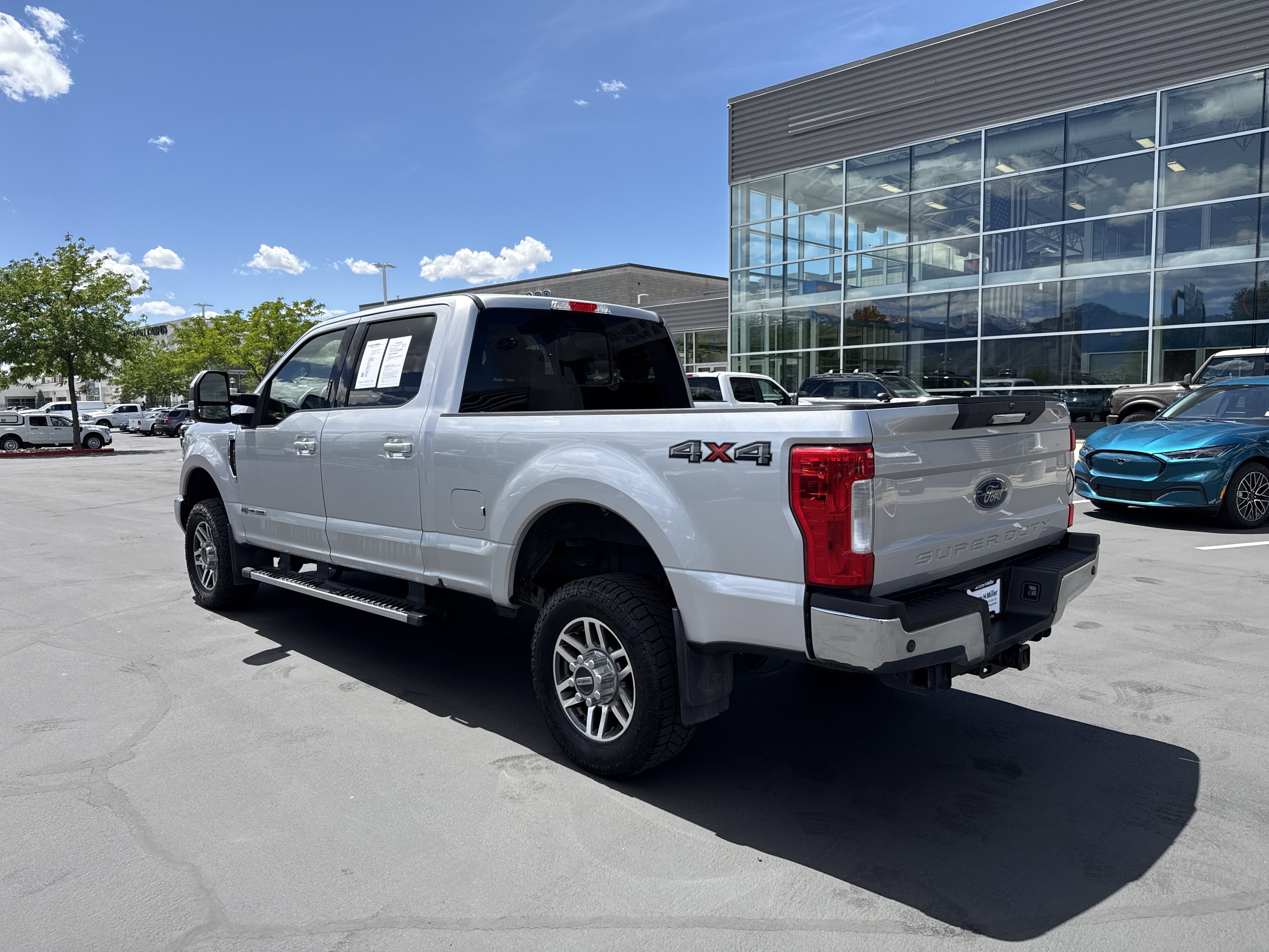 Used 2019 Ford F350 Lariat w/ Camper Package AWD/4WD image 4