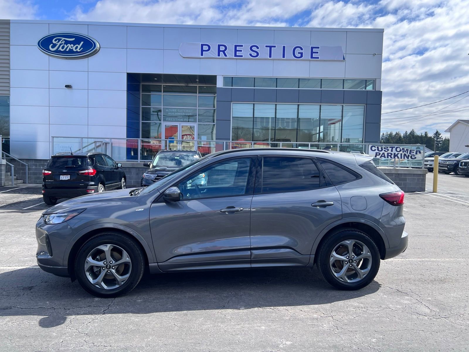 Used 2023 Ford Escape ST-Line Select w/ Tech Pack #2 image 2