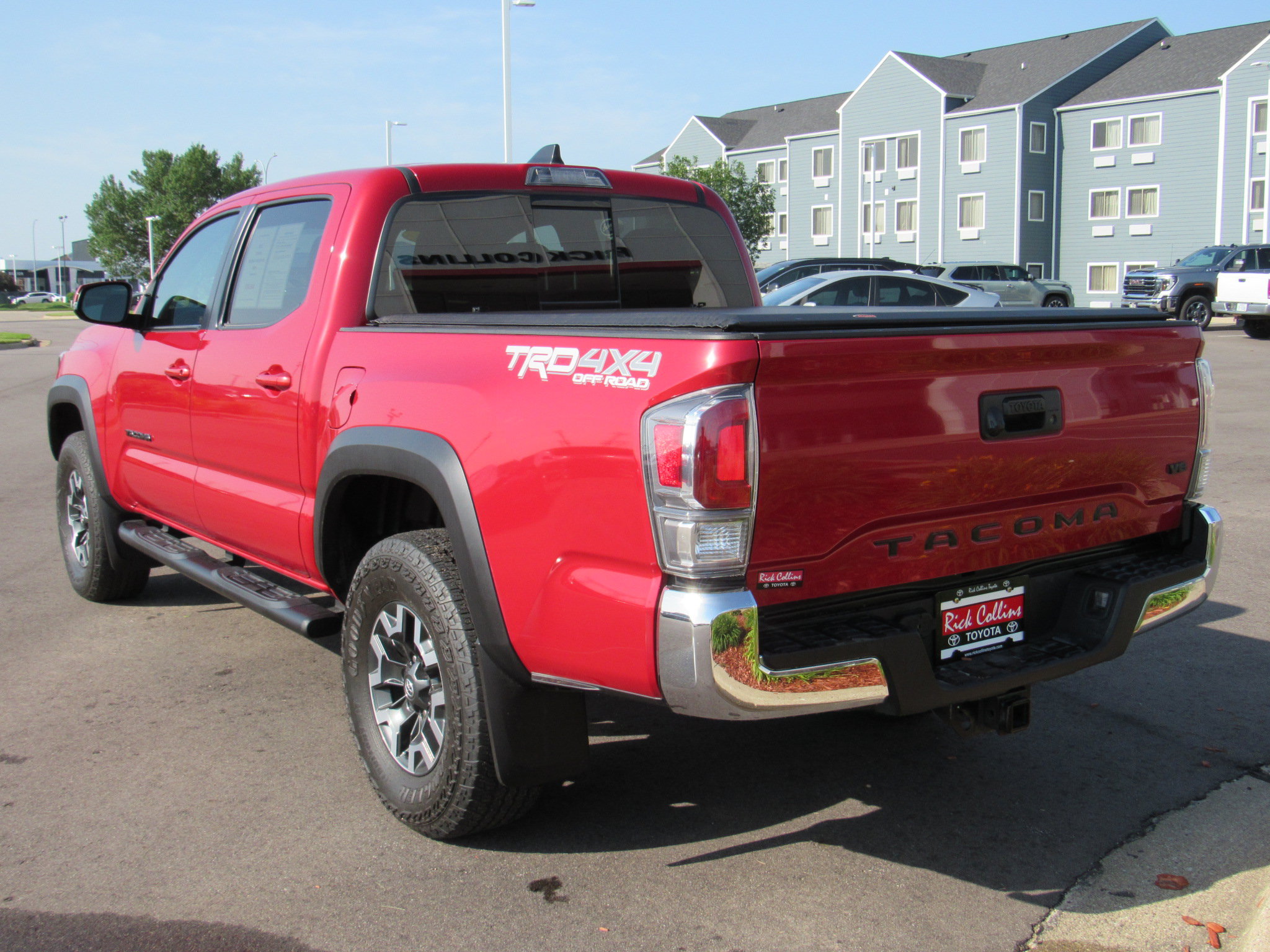 Used 2021 Toyota Tacoma TRD Off-Road w/ Blackout Package (TMS) AWD/4WD image 8