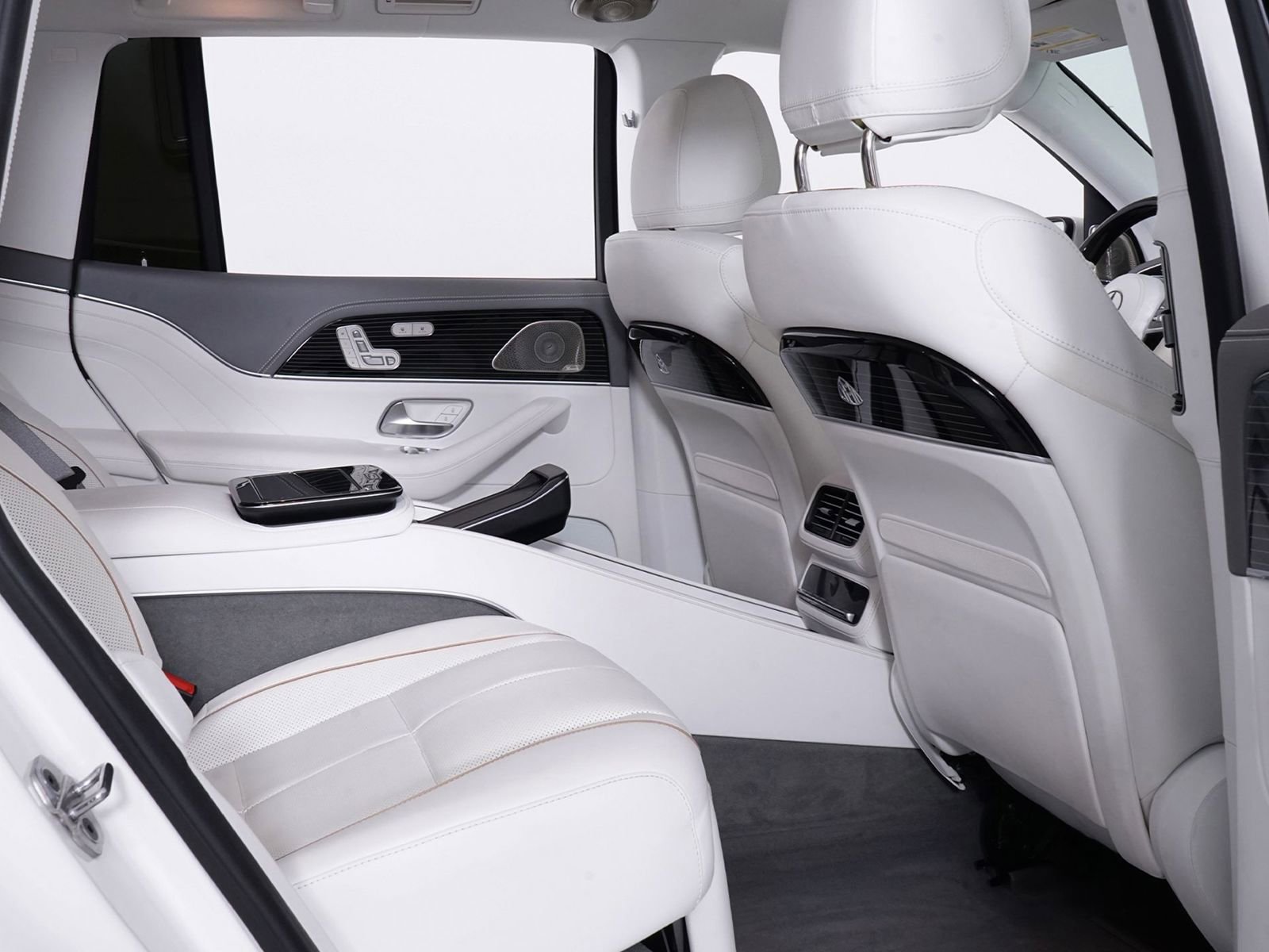 Used 2022 Mercedes-Benz Maybach GLS 600 4MATIC image 30