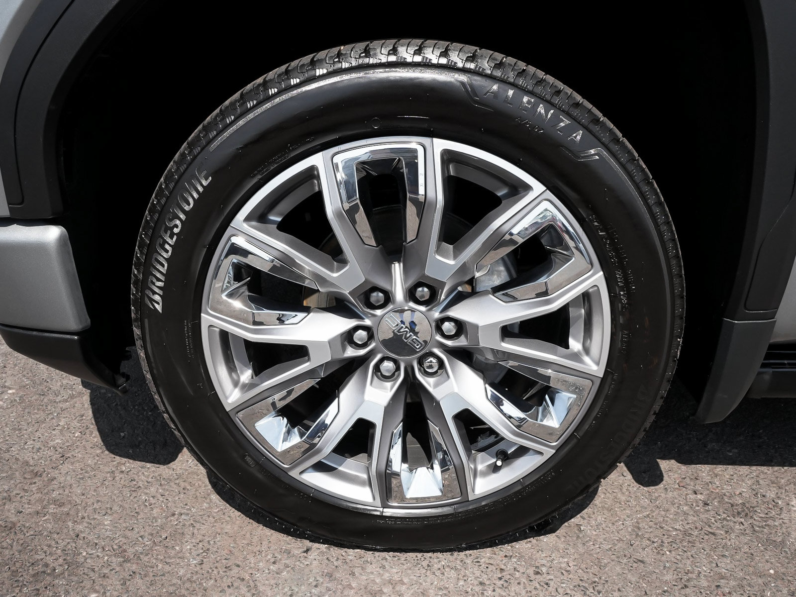 Used 2024 GMC Sierra 1500 Denali AWD/4WD image 9