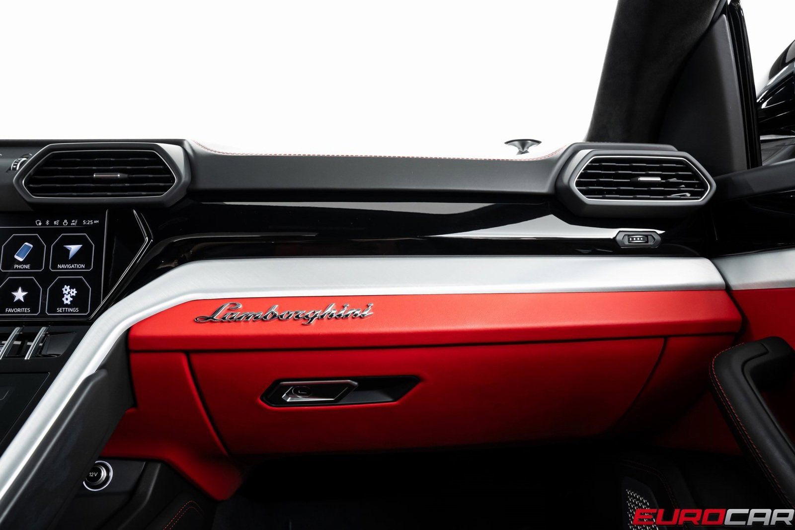 Used 2022 Lamborghini Urus image 37
