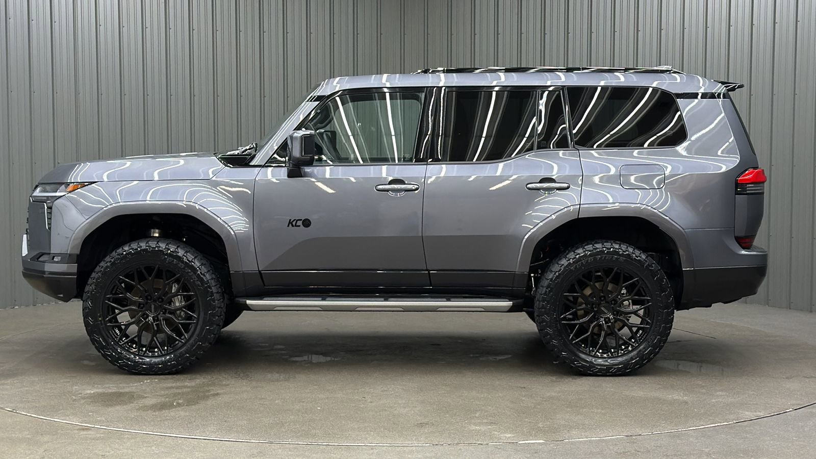 Used 2026 Lexus GX 550 w/ Accessory Package (2T) image 2