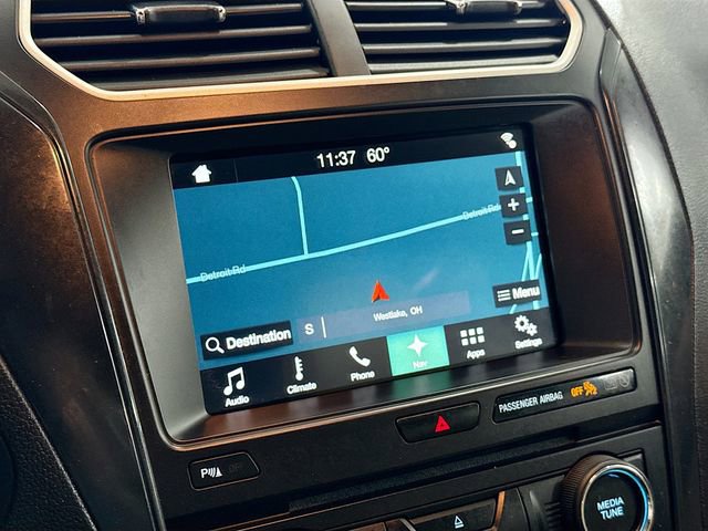 Used 2017 Ford Explorer XLT w/ Equipment Group 202A AWD/4WD image 14