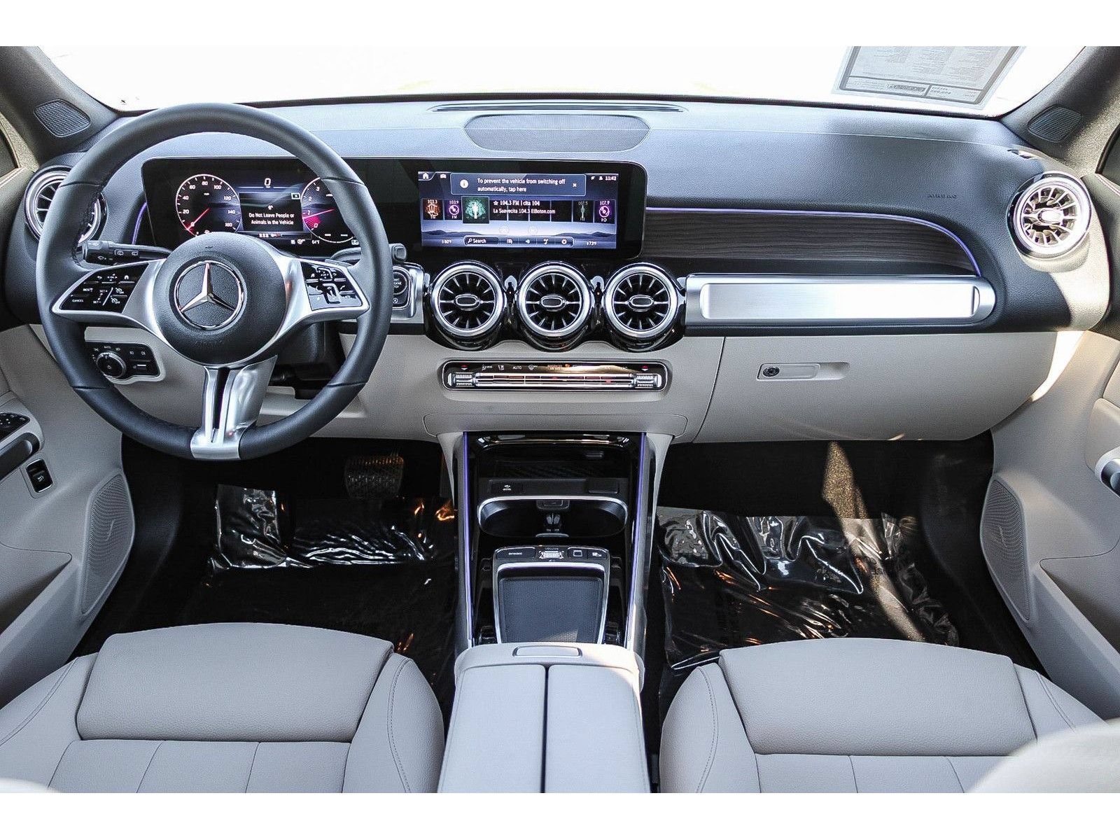 Used 2026 Mercedes-Benz GLB 250 4MATIC image 12