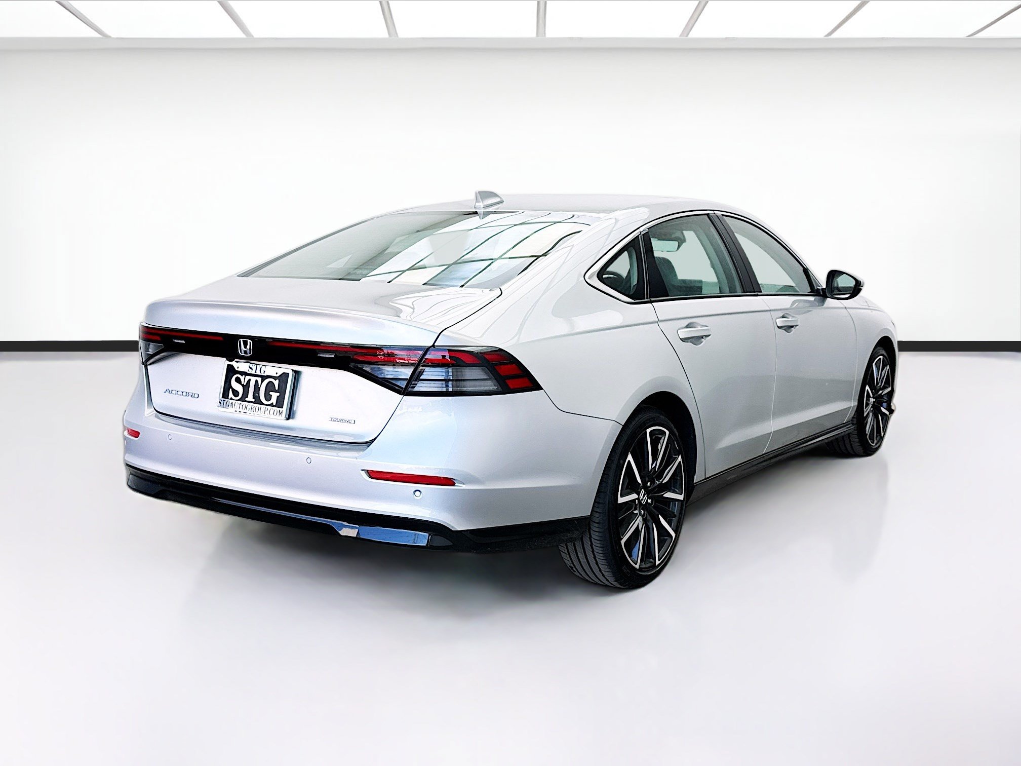 Used 2024 Honda Accord Touring image 4