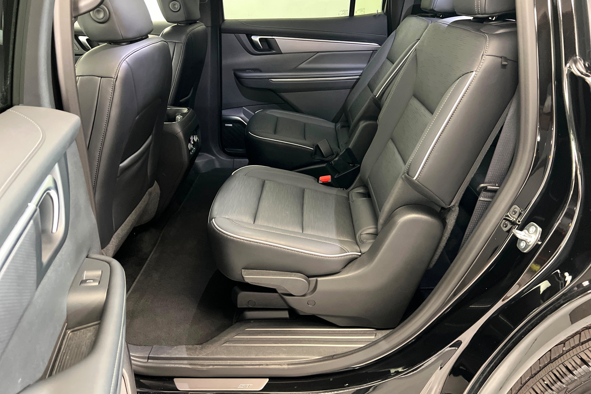 Used 2026 Buick Enclave Sport Touring FWD image 23