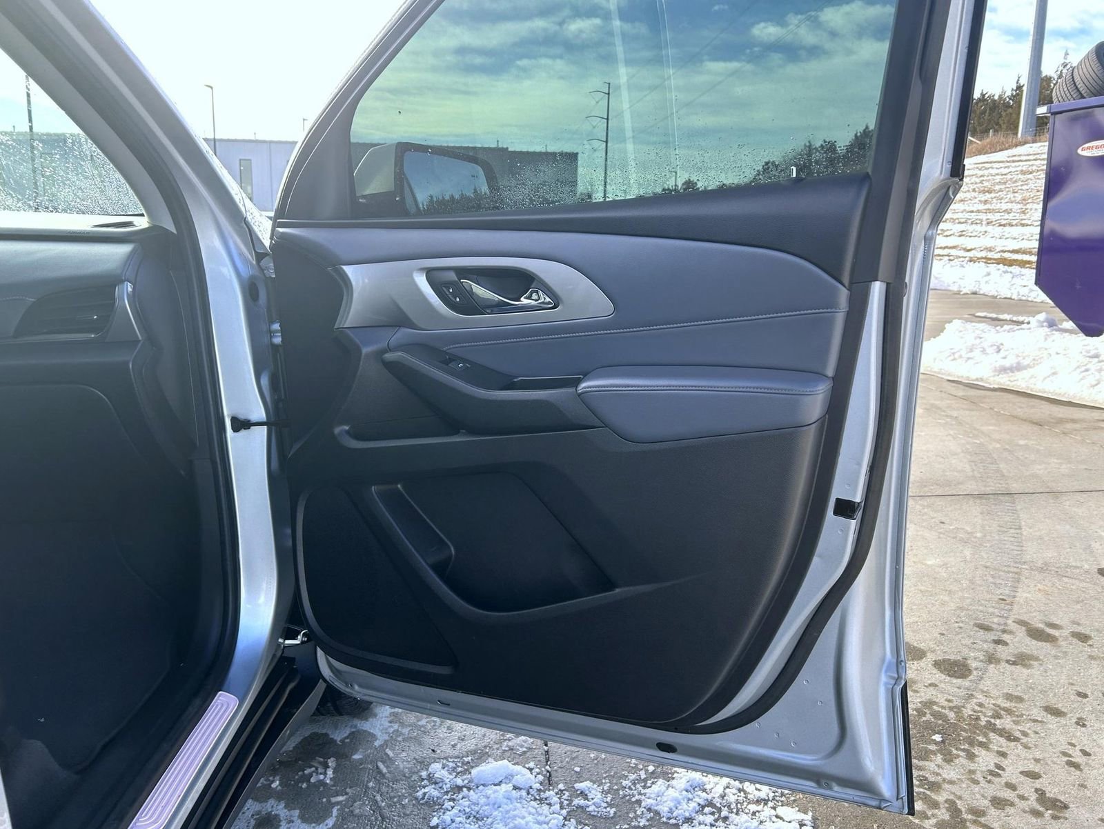 Used 2018 Chevrolet Traverse LT image 16