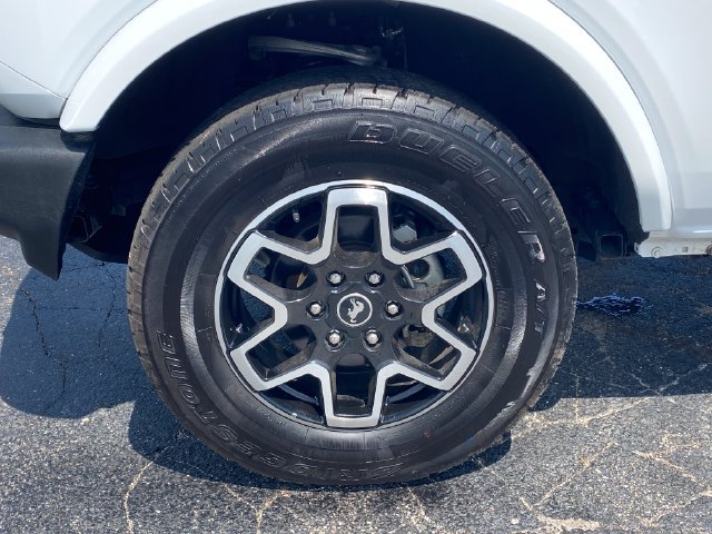 Used 2025 Ford Bronco Outer Banks AWD/4WD image 18