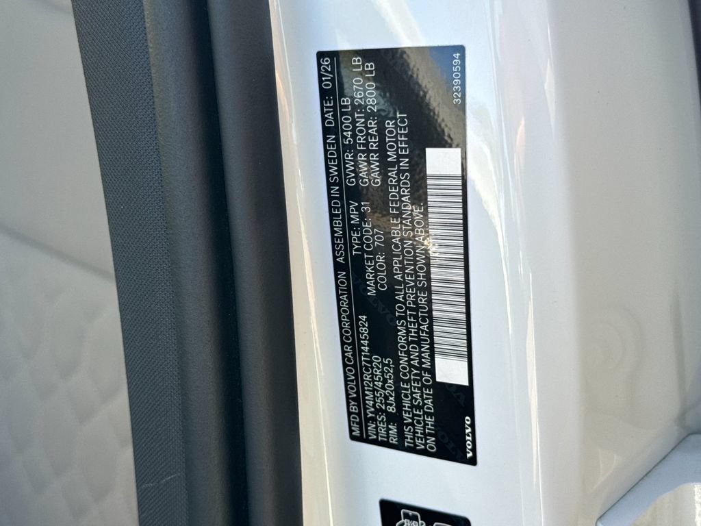Certified 2026 Volvo XC60 B5 Plus AWD/4WD image 28