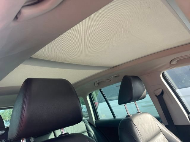 Used 2017 Volkswagen Tiguan SEL FWD image 25