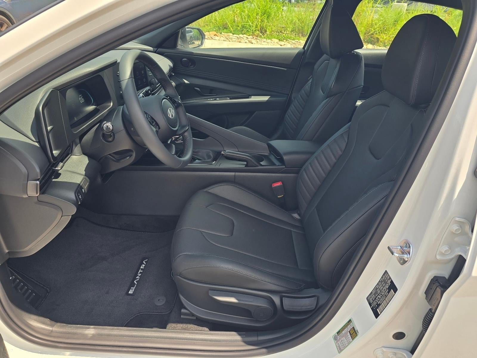 New 2026 Hyundai Elantra SEL Sport FWD image 11
