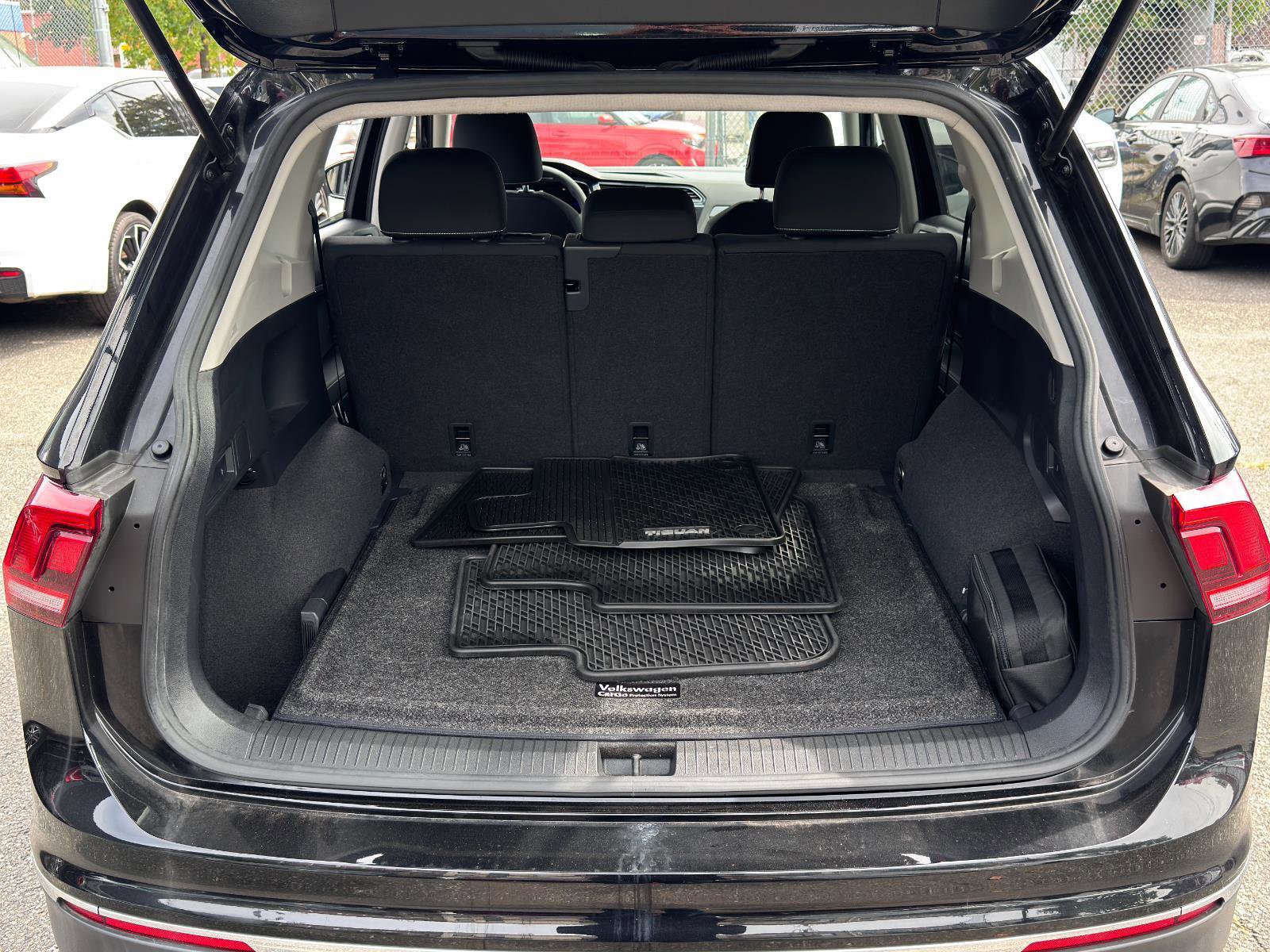 Used 2022 Volkswagen Tiguan S image 8