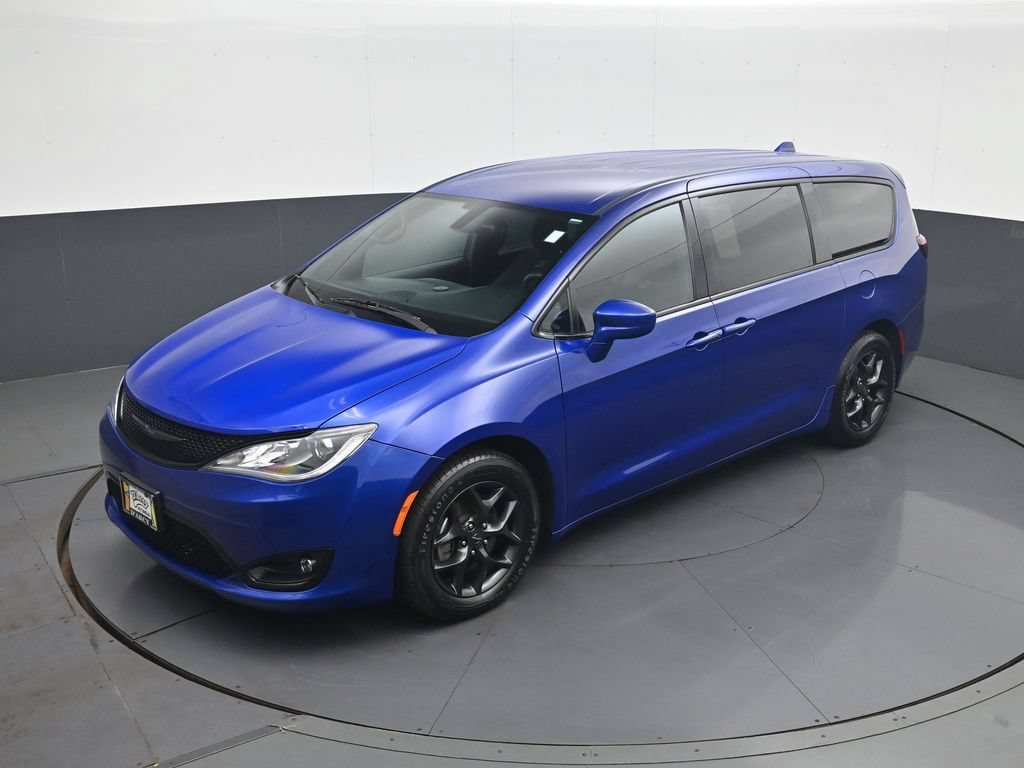Used 2019 Chrysler Pacifica Touring Plus w/ S Appearance Package FWD image 15
