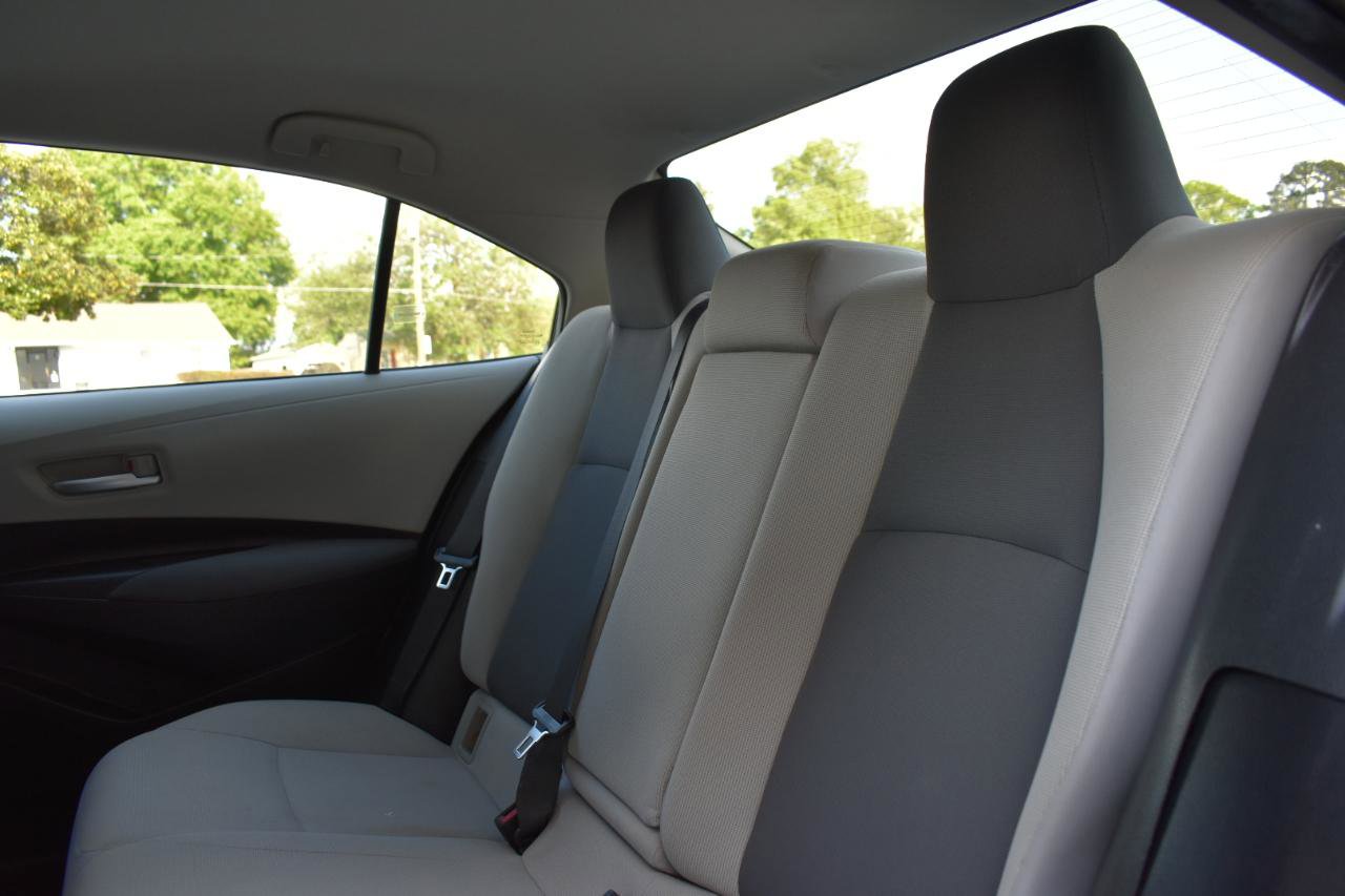 Used 2021 Toyota Corolla LE image 27