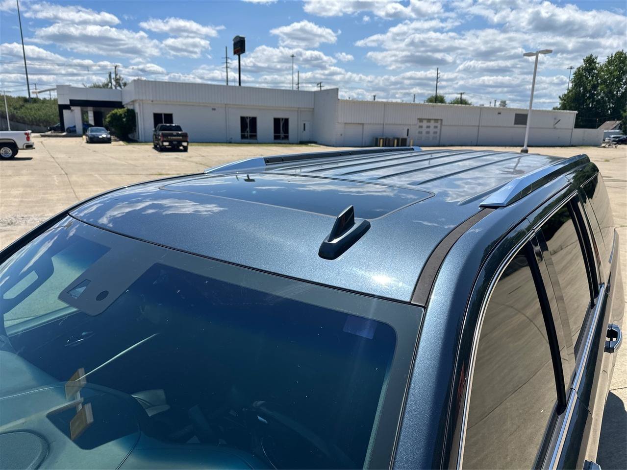 Used 2019 Cadillac Escalade ESV Platinum AWD/4WD image 12