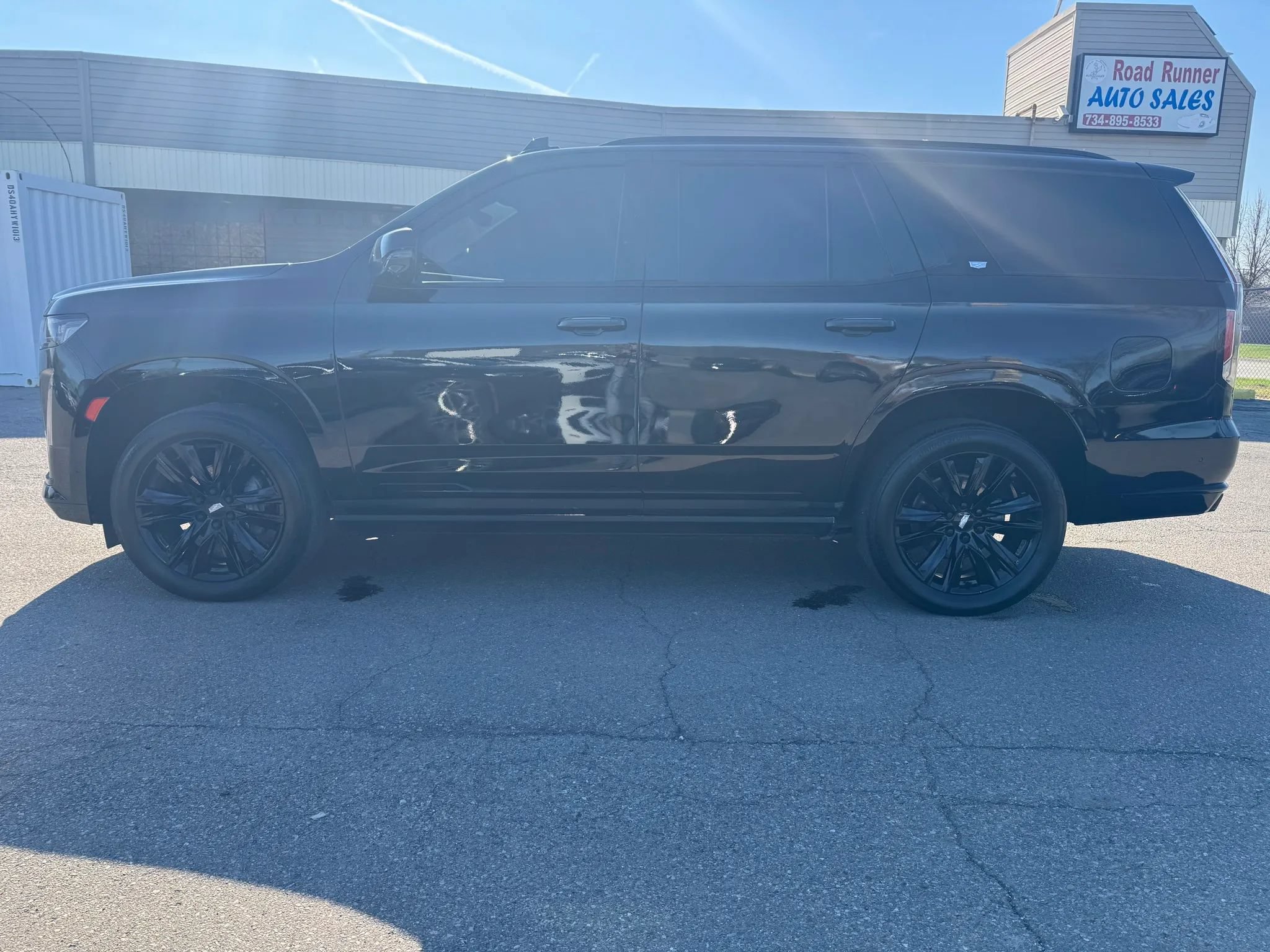 Used 2023 Cadillac Escalade Sport Platinum AWD/4WD image 3