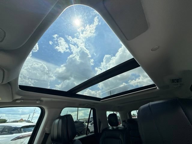Certified 2025 Lincoln Navigator Reserve AWD/4WD image 26