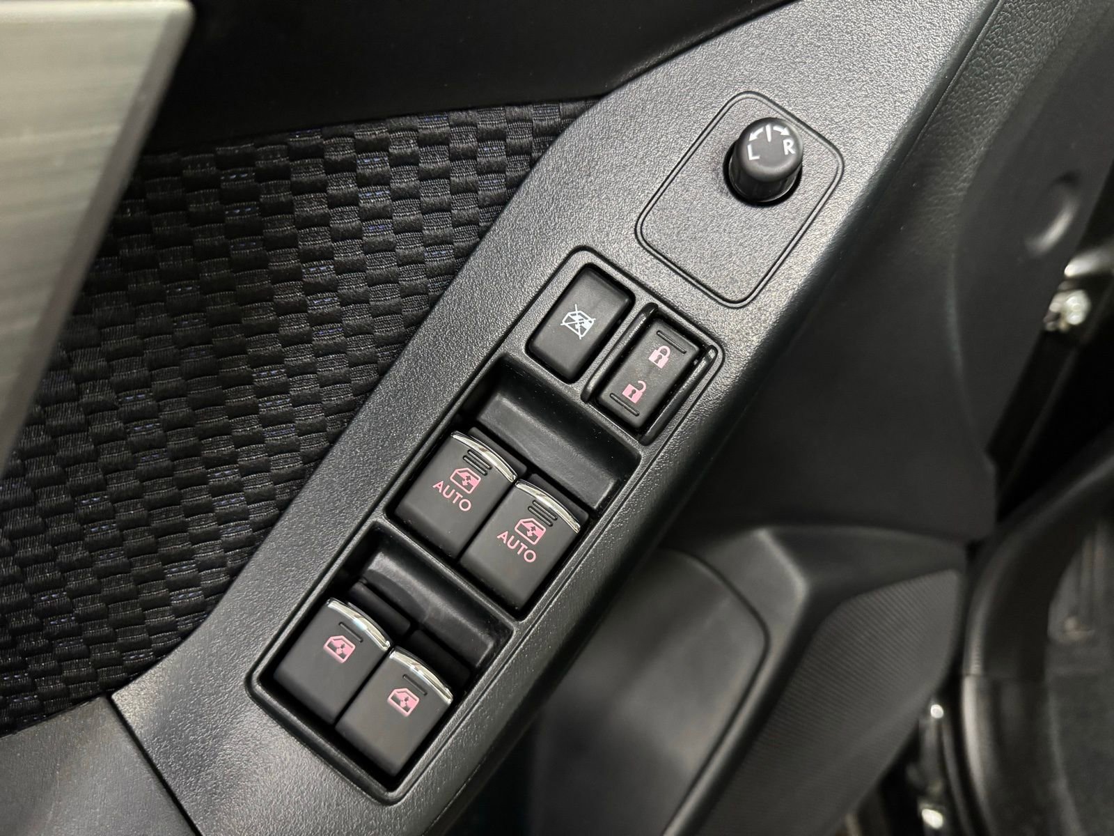 Used 2018 Subaru Forester 2.5i Premium w/ All-Weather Package image 37