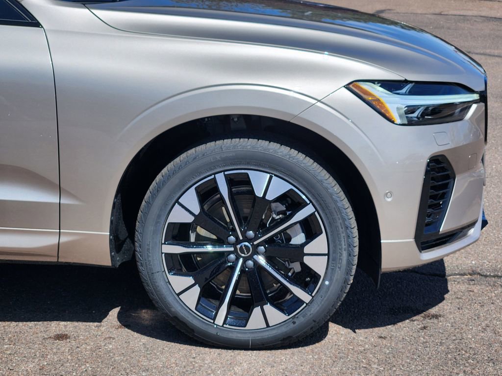 New 2026 Volvo XC60 T8 Plus w/ Protection Package Premier image 29