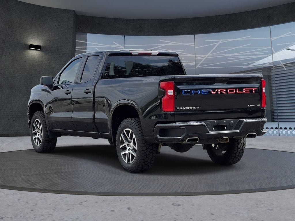 Used 2019 Chevrolet Silverado 1500 Custom Trail Boss w/ Custom Convenience Package AWD/4WD image 3