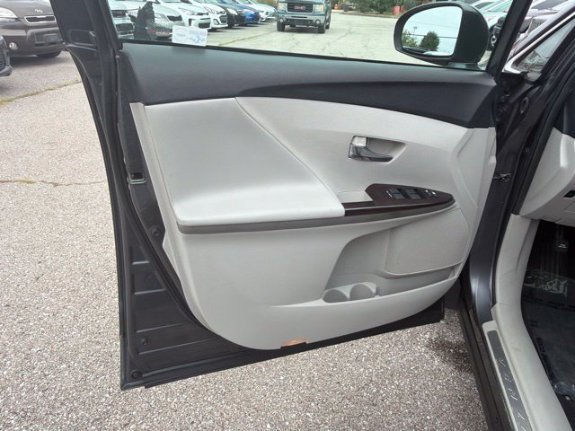 Used 2010 Toyota Venza AWD w/ Convenience Pkg image 17
