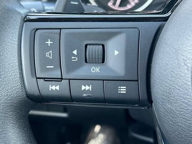 Used 2023 Nissan Rogue SV AWD/4WD image 20