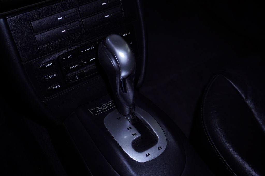 Used 2001 Porsche 911 Carrera RWD image 19