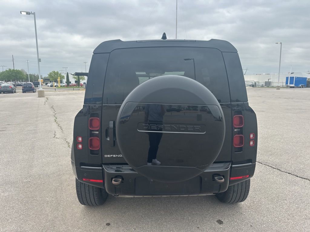 Used 2022 Land Rover Defender 110 S image 4
