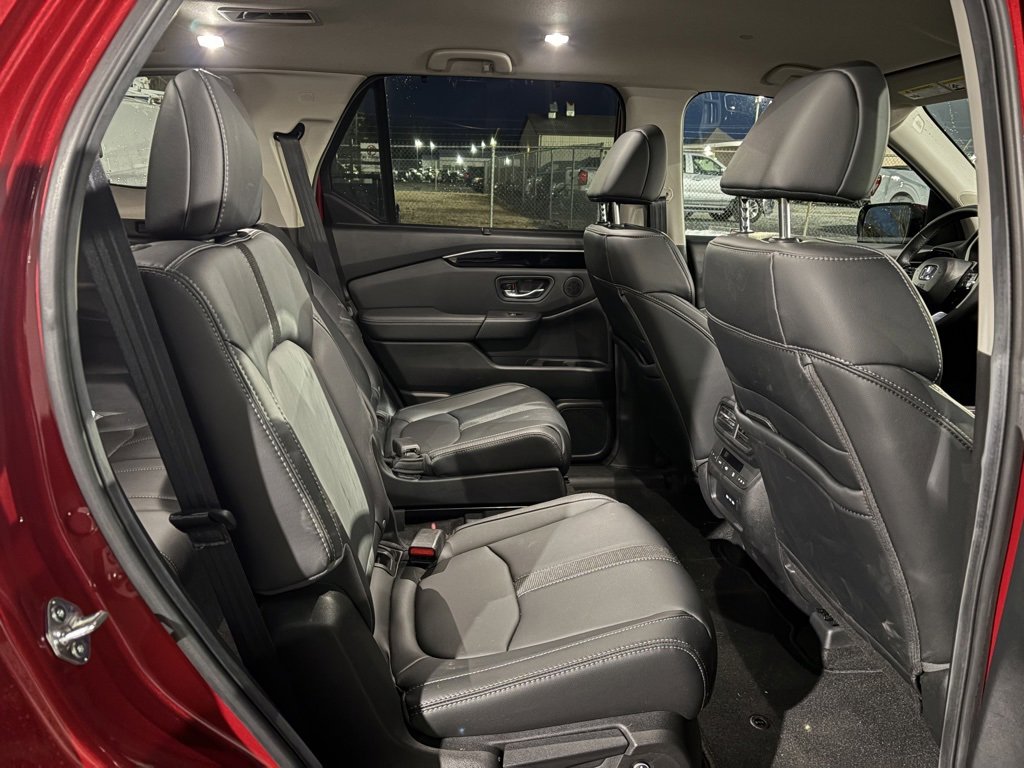 Certified 2025 Honda Pilot EX-L image 8