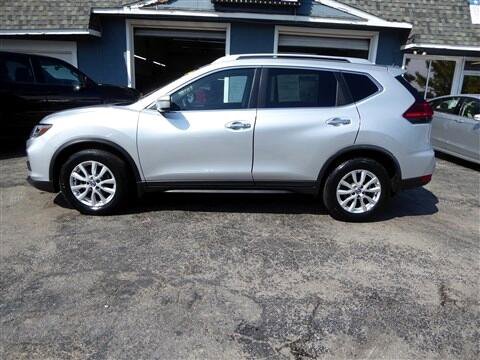 Used 2017 Nissan Rogue SV image 2