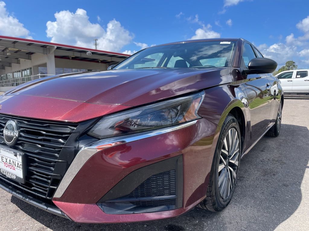 Used 2024 Nissan Altima 2.5 SV image 10