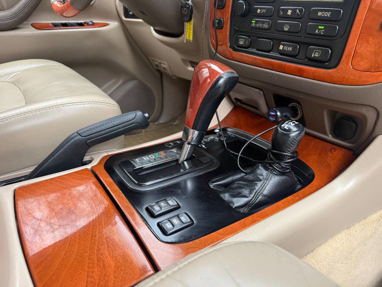 Used 2000 Lexus LX 470 4WD image 56