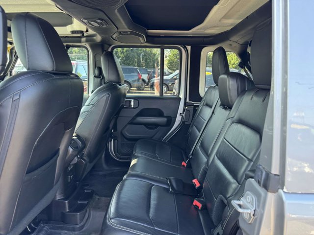 Used 2018 Jeep Wrangler Unlimited Sahara AWD/4WD image 11