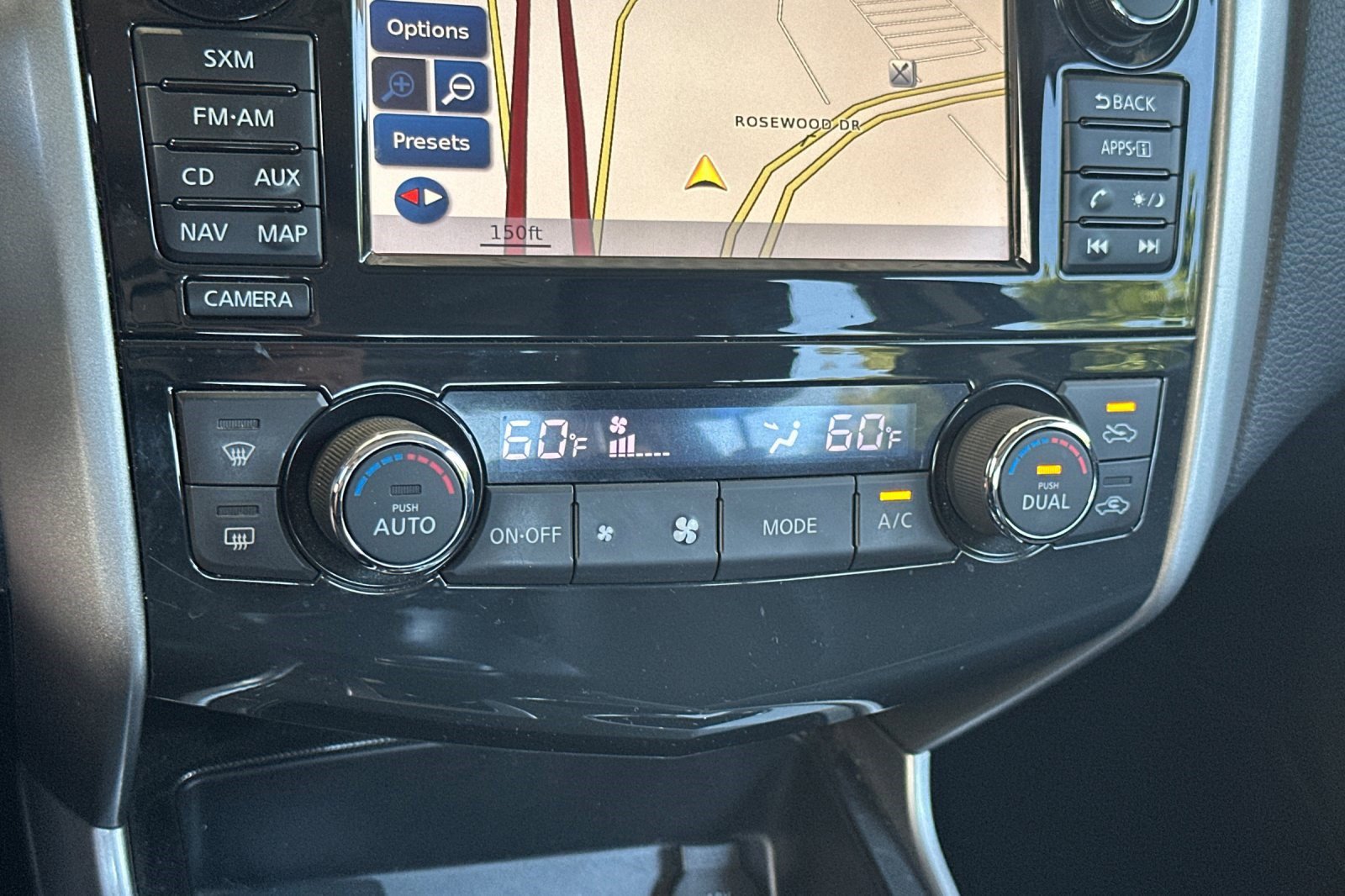 Used 2015 Nissan Altima 3.5 SL FWD image 25