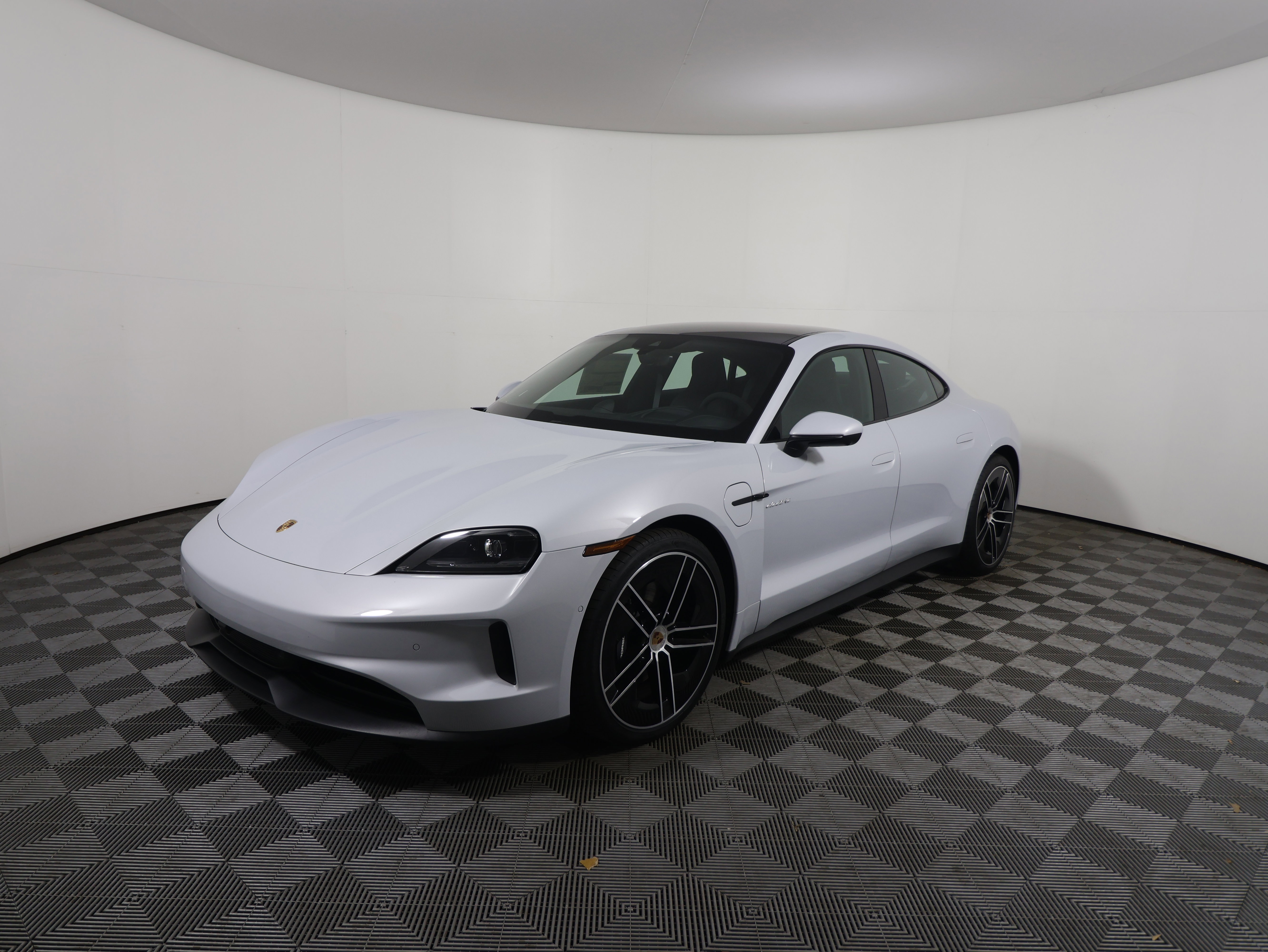 New 2025 Porsche Taycan image 11