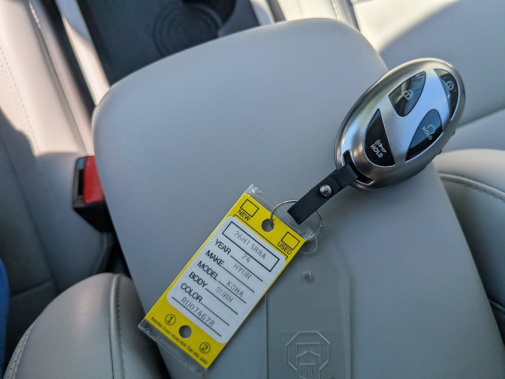 Used 2024 Hyundai Kona Limited AWD/4WD image 21