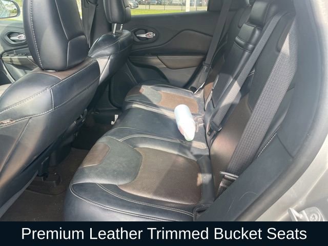 Used 2016 Jeep Cherokee Limited w/ Luxury Group FWD image 14