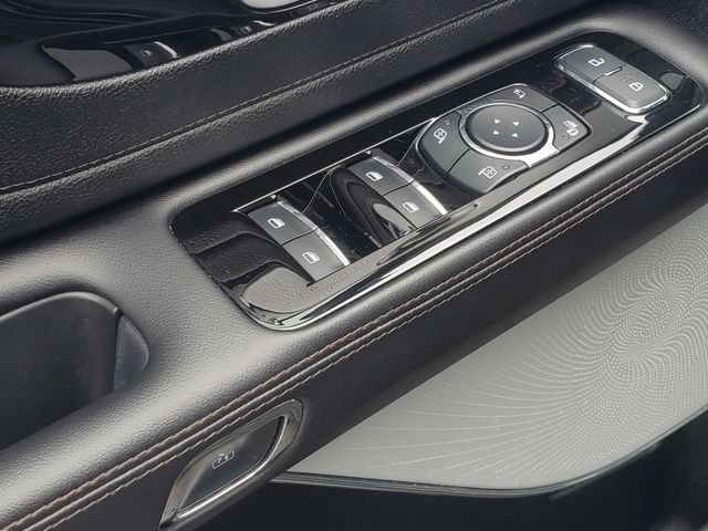 Certified 2023 Lincoln Aviator Reserve w/ Equipment Group 201A AWD/4WD image 9