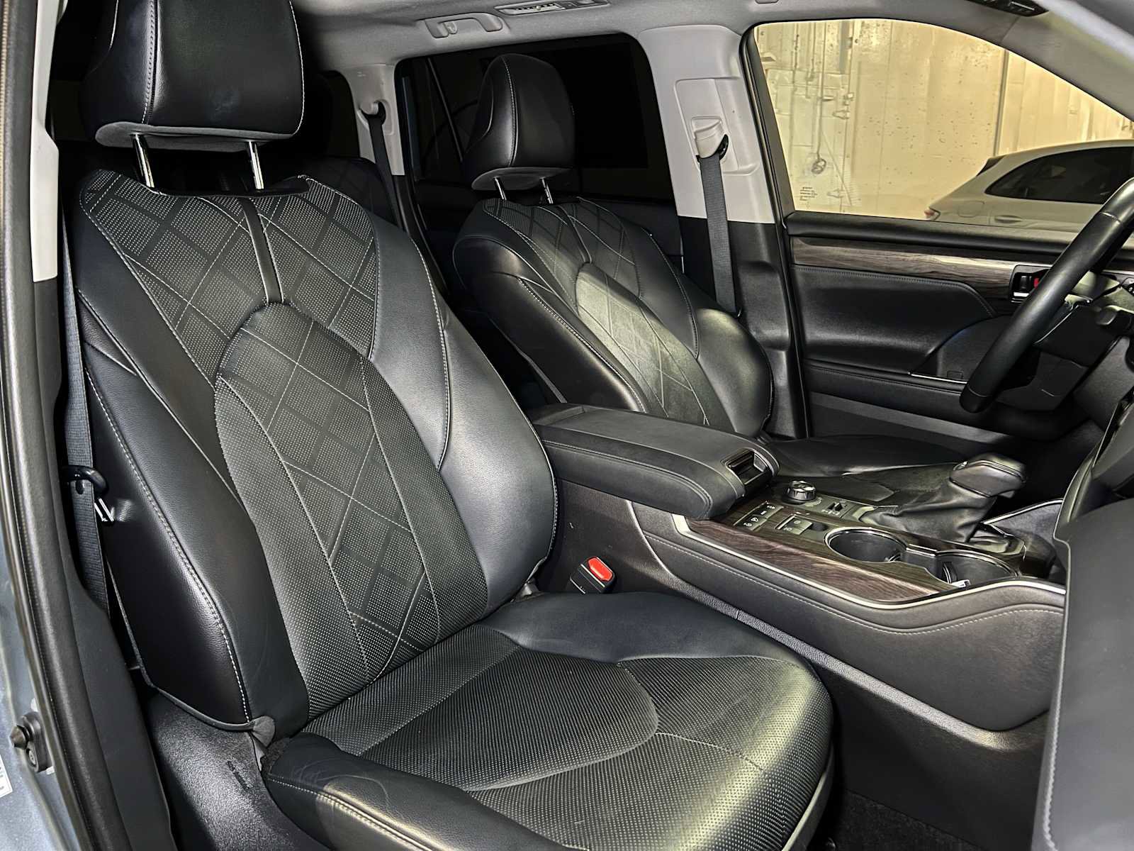 Used 2021 Toyota Highlander Platinum image 13