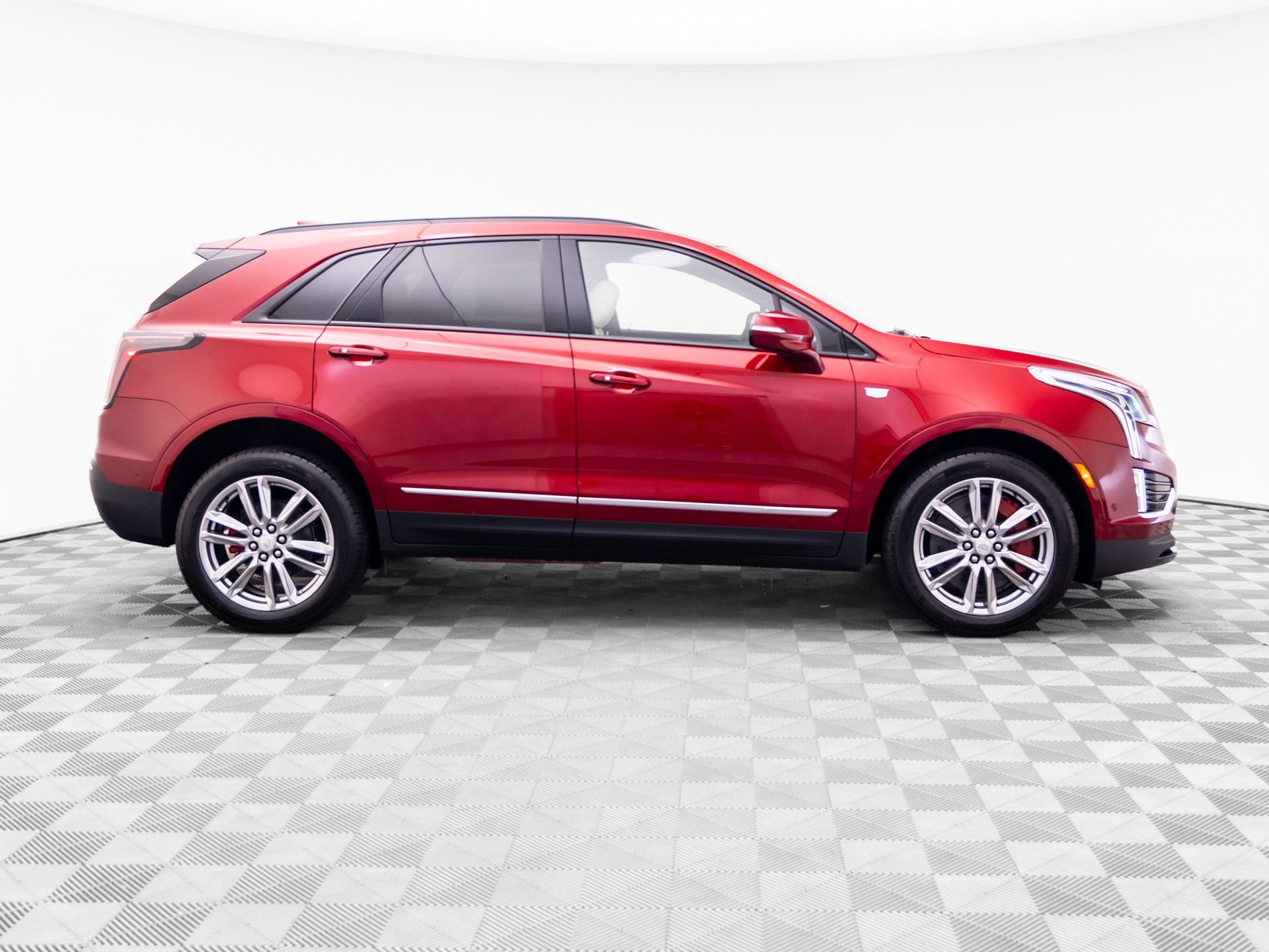 New 2026 Cadillac XT5 Sportv w/ LPO, Floor Liner Package AWD/4WD image 6