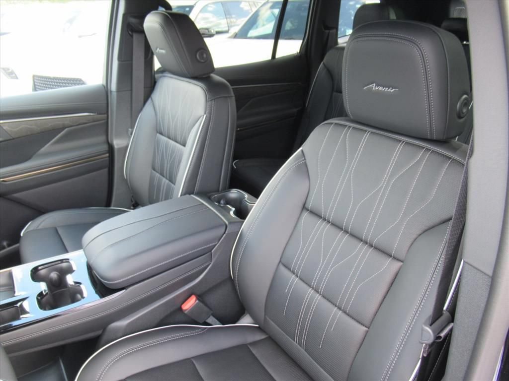 New 2026 Buick Enclave Avenir w/ Super Cruise Package FWD image 17