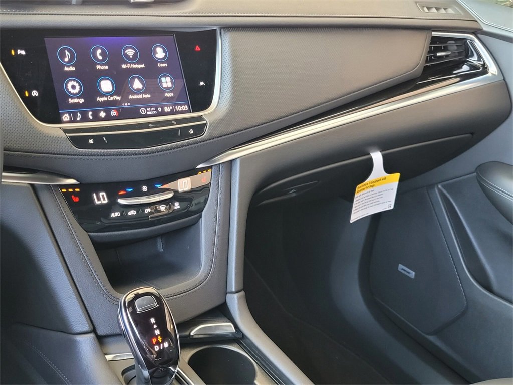 New 2025 Cadillac XT6 Luxury image 27