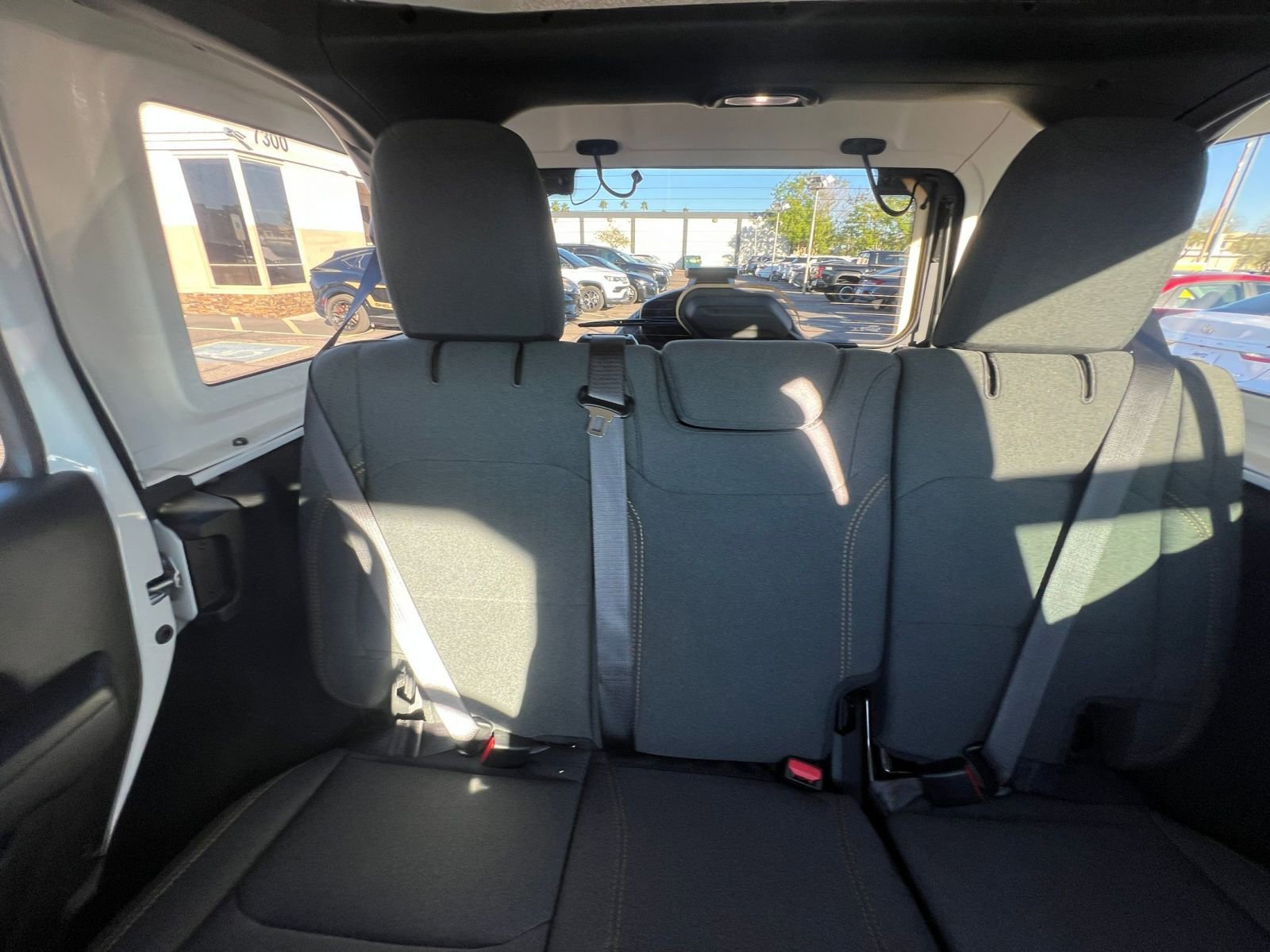 Used 2025 Jeep Wrangler Sport S image 38