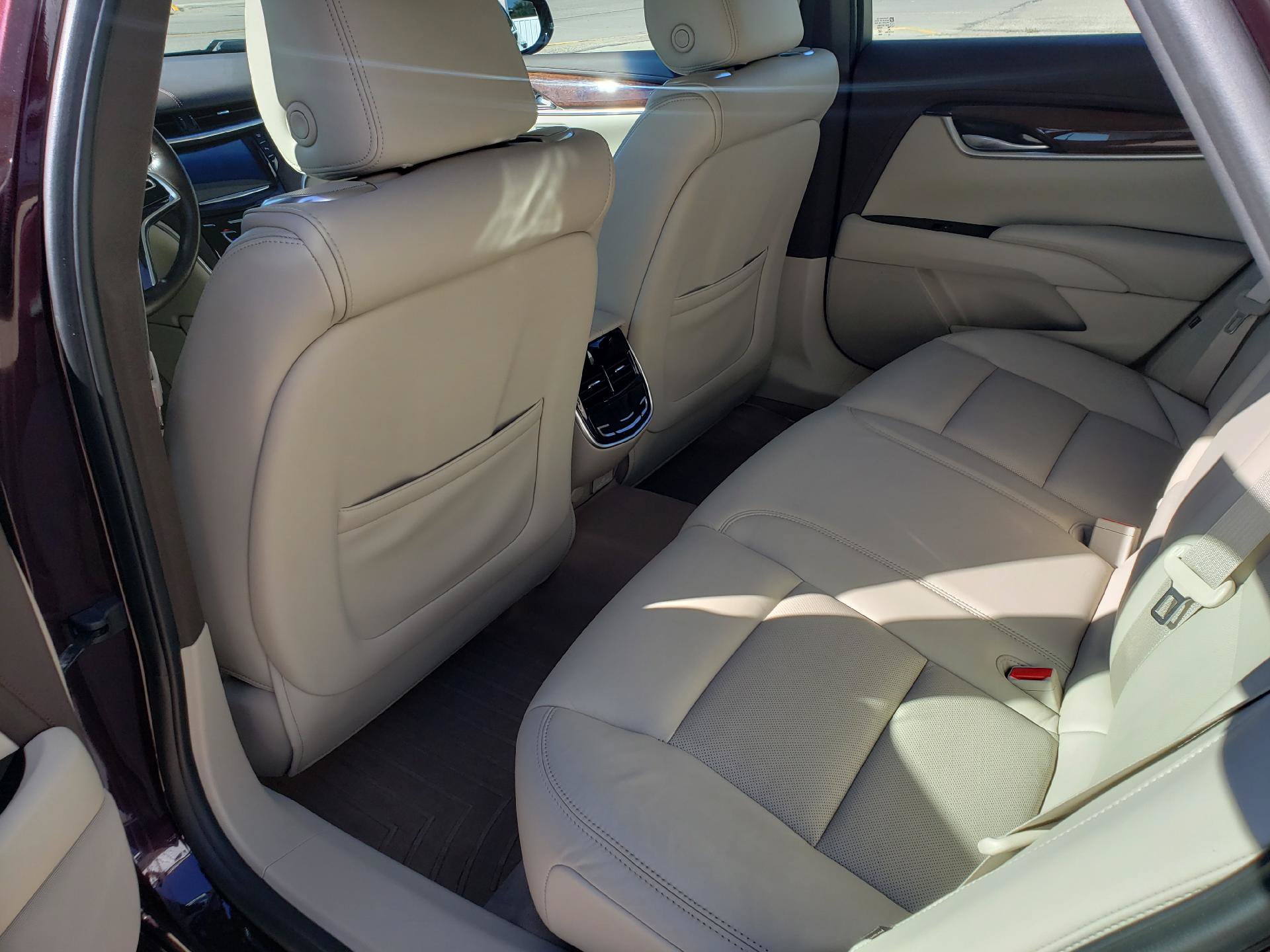Used 2017 Cadillac XTS Premium Luxury FWD image 12