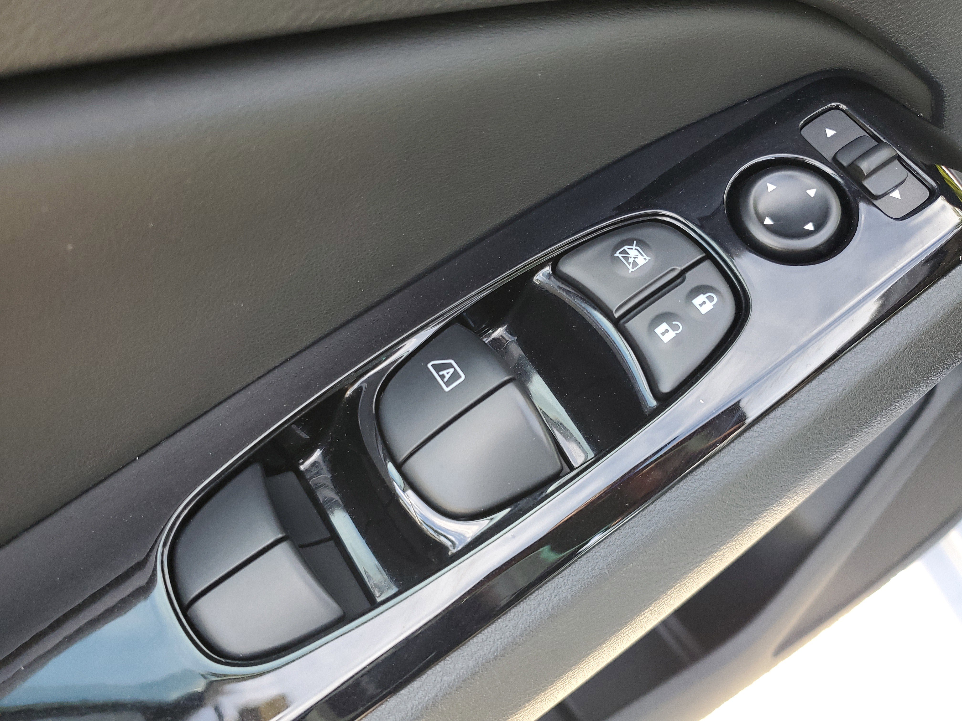 Certified 2025 Nissan Altima 2.5 SR AWD/4WD image 26