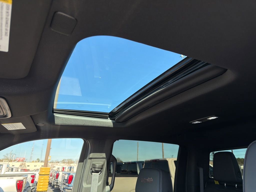 Used 2024 Chevrolet Silverado 2500 High Country image 21