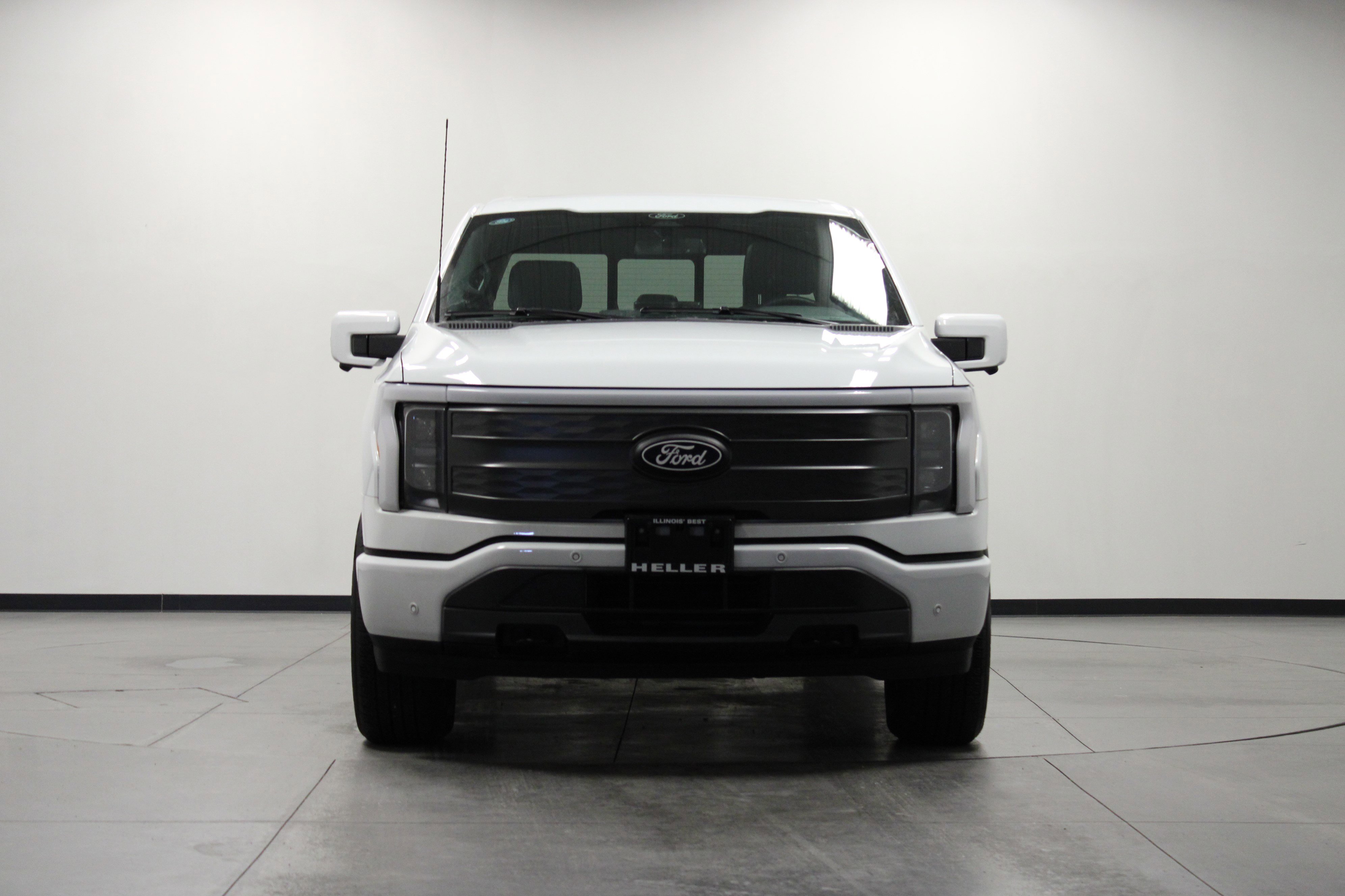 Used 2024 Ford F150 Lightning Lariat image 9