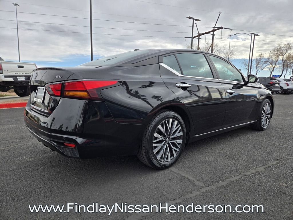 Used 2024 Nissan Altima 2.5 SV image 6